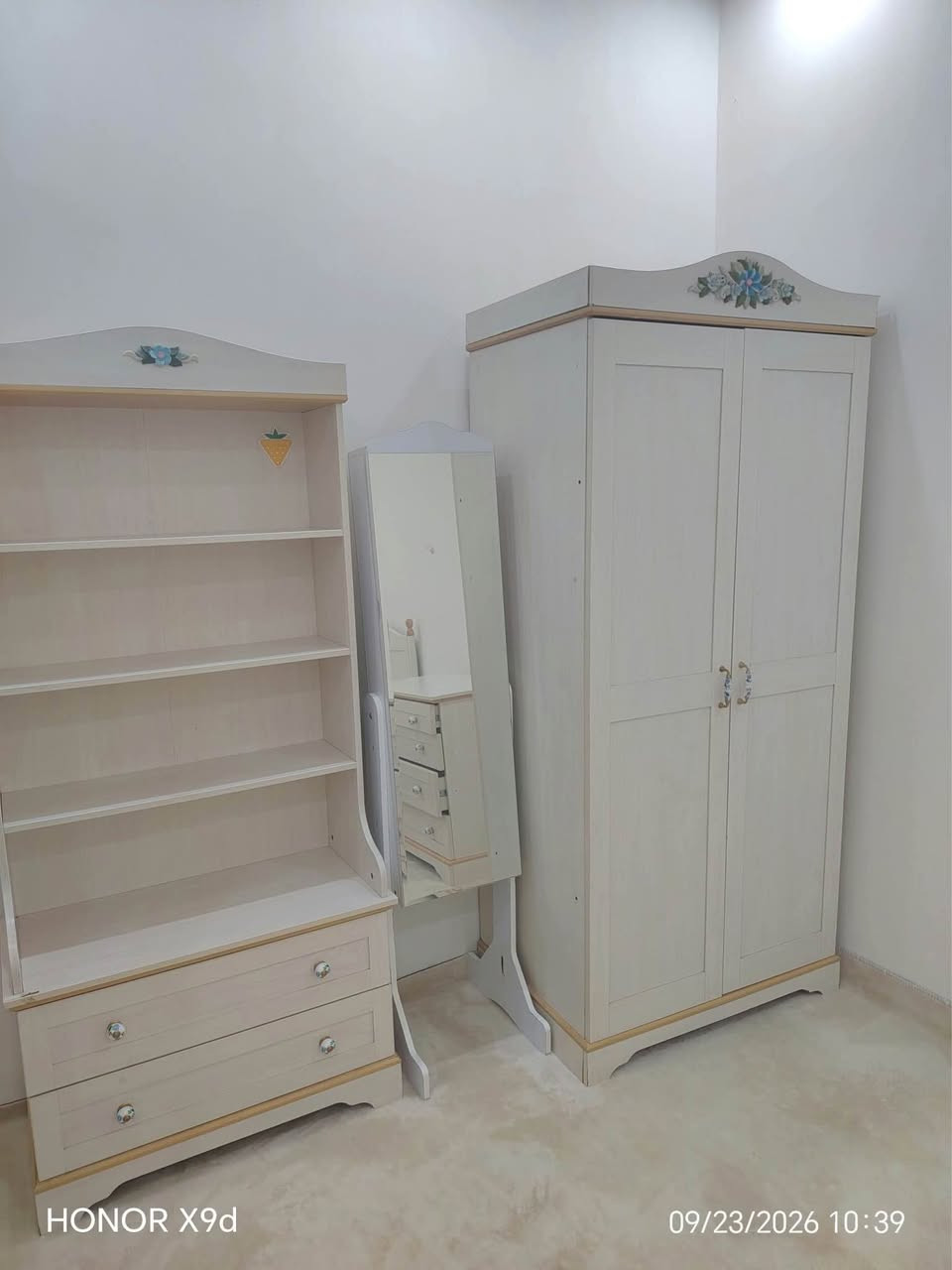 شتێکت هەیە لە ماڵەوە کە بەکاری ناهێنیت؟ 🏠✨

مەیهێڵە بێ‌سوود بمێنێتەوە، چونکە لەوانەیە کەسێکی تر پێویستی پێی هەبێت! 😍

📸 وێنە و زانیارییەکانی کاڵاکەت بۆمان بنێرە

💰 ئێمە بۆت دەیفرۆشین

📩 تەنها پەیامێک لە تۆوە!

خێرا فرۆش 🛍️

شتە زیادەکەت بکە بە پارە 💸❤️

#خێرافڕۆش #دەستی_دوو #کاڵای_دەستی_دوو #فرۆشتن #کڕین_و_فرۆشتن السليمانية, العراق

نص مكتوب في الصور:
- HONOR X9d 09/23/2026 10:39
- تاقمى ٨ پارچە زۆر پاک و جوان ئەسلى ٤٠٠ هەزار سلێمانی
- HONOR X9d 09/23/2026 10:40