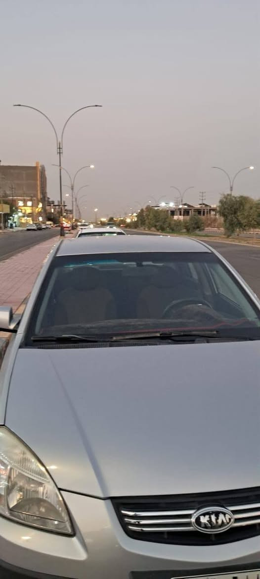 كيا ريو  برايد  2009  
ارقام  شمالي بدون سنوية 
دخول جديد 
گصه جنطه 
السياره جديده  ماشيه 190 ألف 
السعر 38 مجال بسيط 
***********
