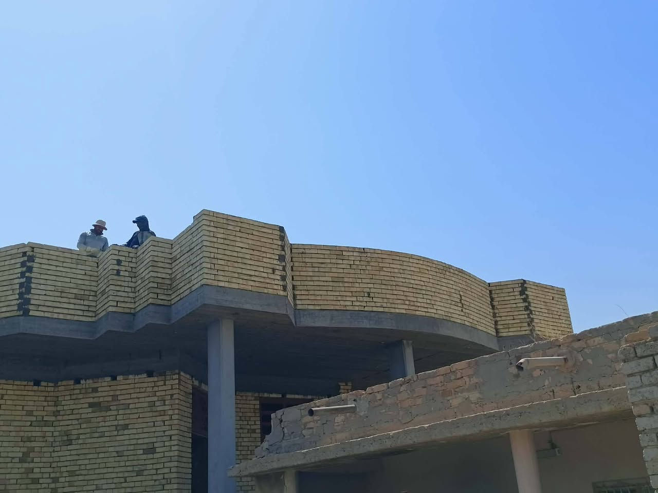 خلفه بناء موجود طابوك وبلوك فلوجه صقلاويه رمادي بغداد اي مكان شغل مصاطر درجه اولى وباسعار مناسبه باداره ابو ابو أبو عيوشه الحيالي لاتصال على الرقم ***********
