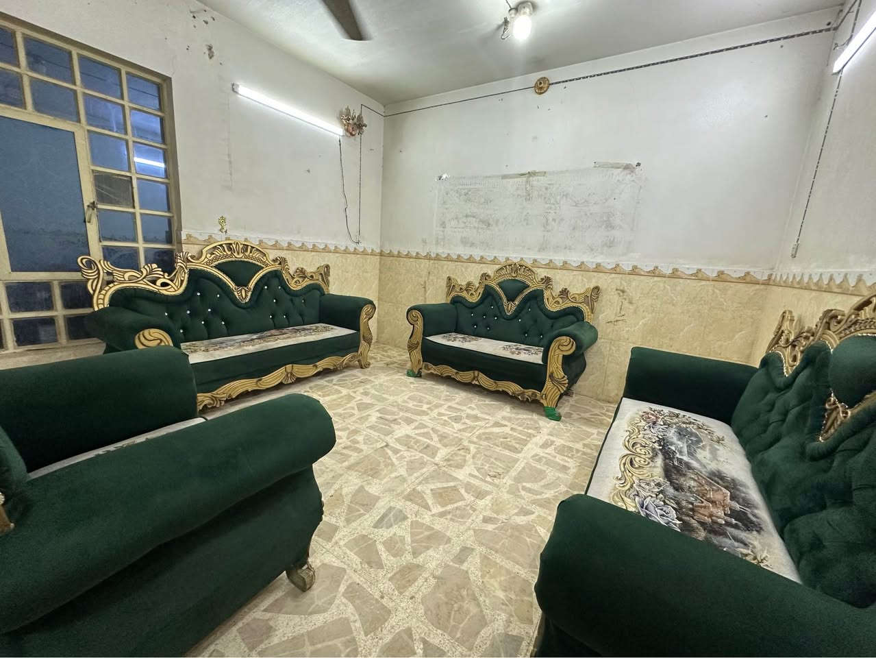 تخم ملكي • ٩ نفرات • واكو