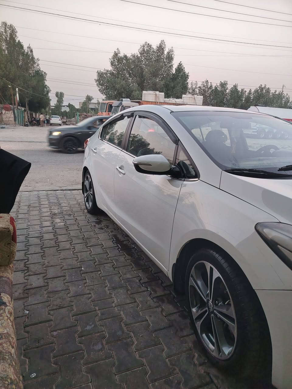 سيارة سيراتو للبيع مديل ٢٠١٦ فول عدة بصمه مكفولة بلا صبغ السعر ١١٨ بيهه مجال قليل رقم مبايل ***********
