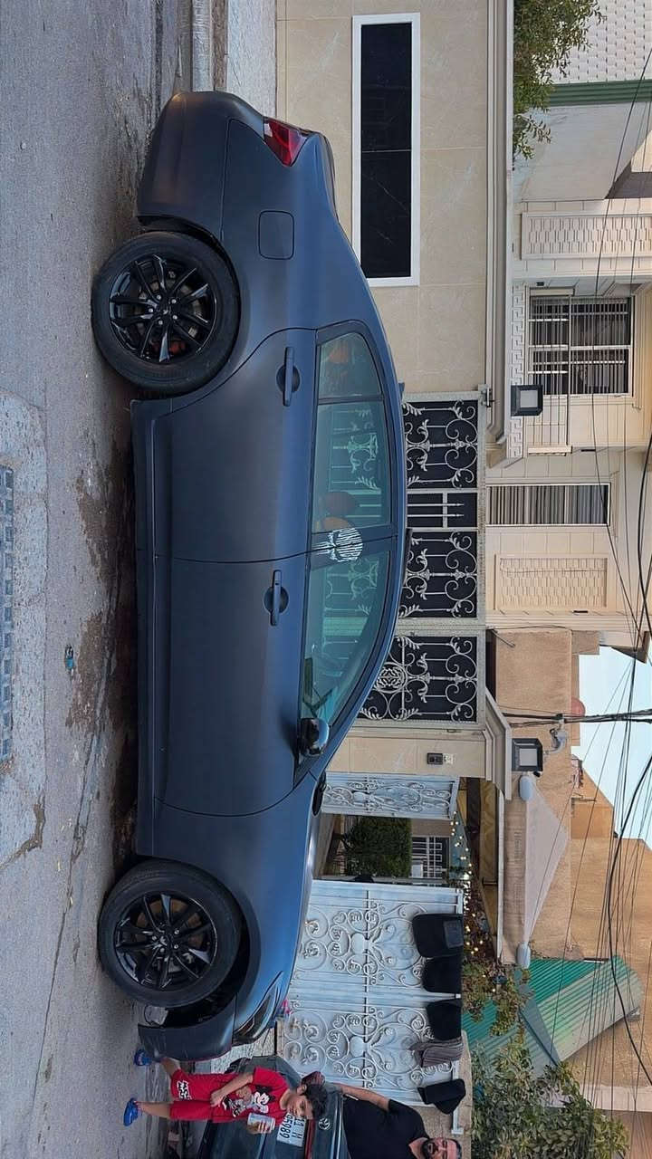 السلام عليكم انفنتيg25 ياباني موديل٢٠١١ فول مواصفات مكينه٦ حجم٢٥٠٠ تنفس طبيعي سياره صابغها رصاصي طافي وداخل جلد لونين وكاربون فايبر تغطيس هزه جديده تحويل مباشر سياره جاهزه وكامله بيها ملاحضات بسيطه تبريد قطعتين بس عاطل يكلف ٣٥٠ الف غراضها متوفره بكل مكان وانسب الاسعار  موجوده بغداد ***********  السعر ب٦٥ بيها مجال بسيط
