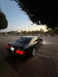 أحمر • كراسي جلد • ٢٠٠٧