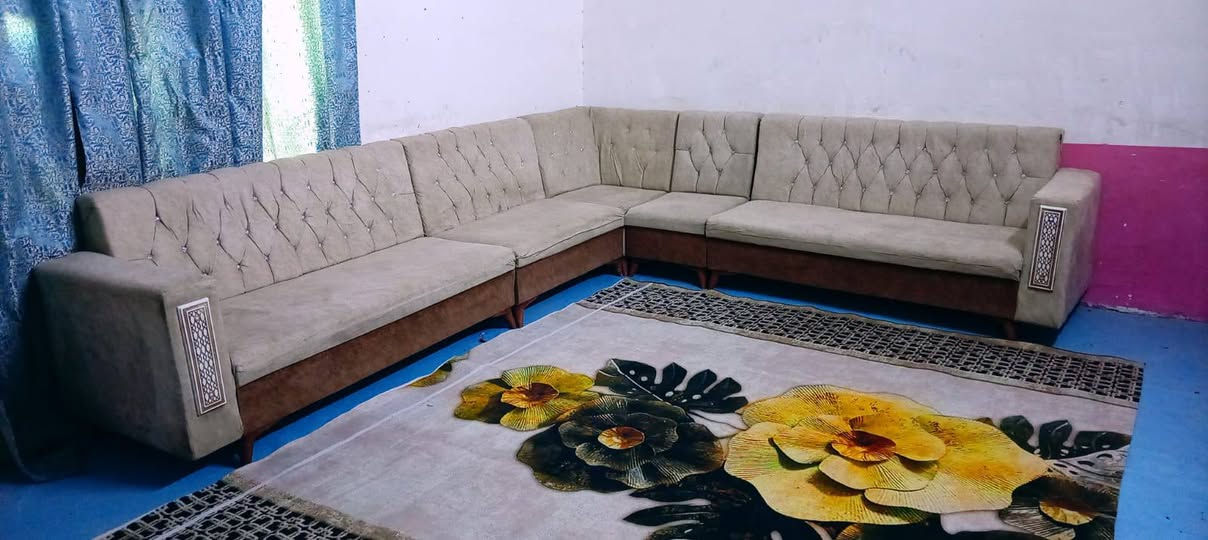 ديوان للبيع تزكام كلش نضيف  10مقاعد السعر 225العنوان كربلاء بدايت الامن الداخلي يوجد توصيل داخل كربلاء الستفسار ***********
