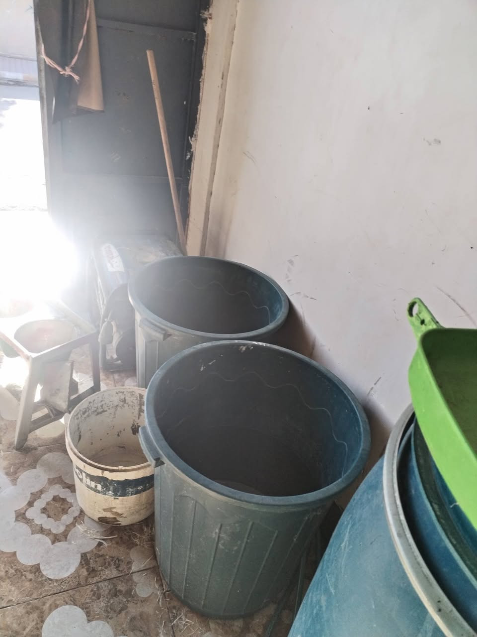 محل دجاج • أغراض كاملة • للبيع