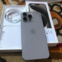 iPhone 15 pro max ذاكرة 256  بطارية 86  جهاز نضيف شخط مابي   كرتونته و...