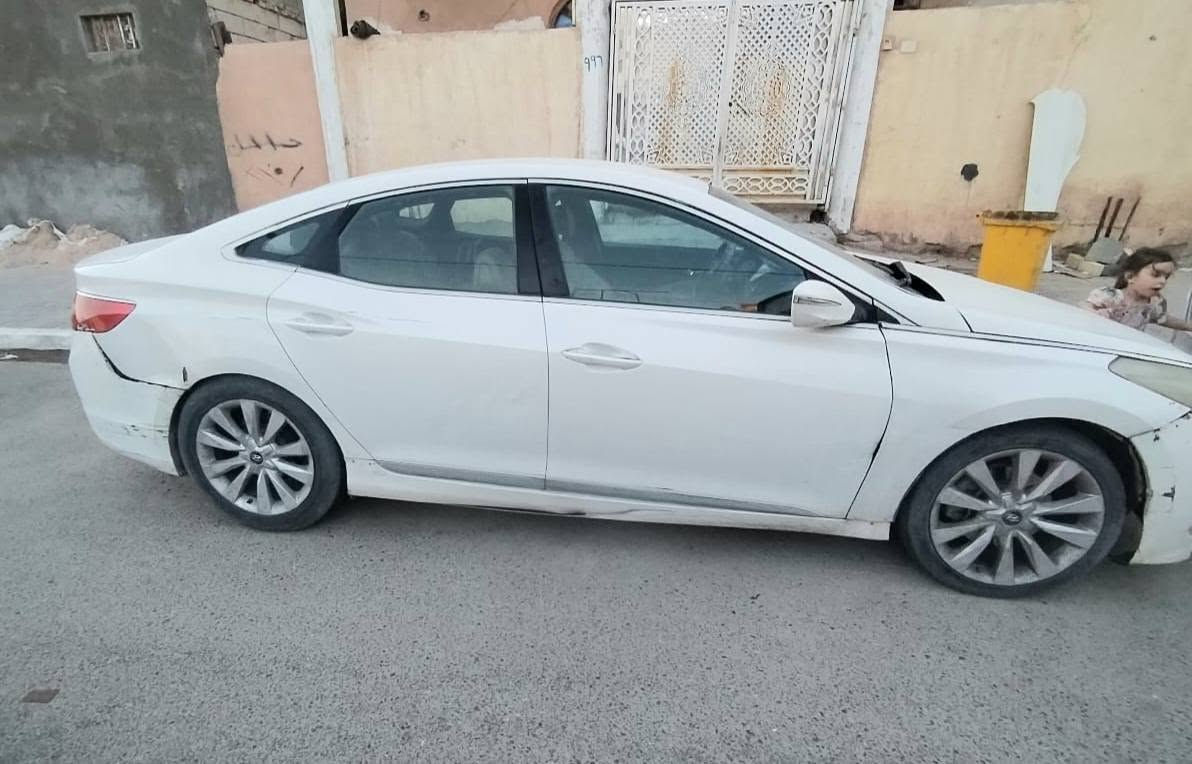 أزيرا مديل 2015 خليجي أبيض بيه ضربه أماميه بجم محرك 6 سلندر 3300 تبريد كهربائيات كله شغاله رقم أربيل بسم عربي بلبصره تحويل ثاني يوم مكانه البصره السعر 73 ورقه الشراي يتصل *********** .
