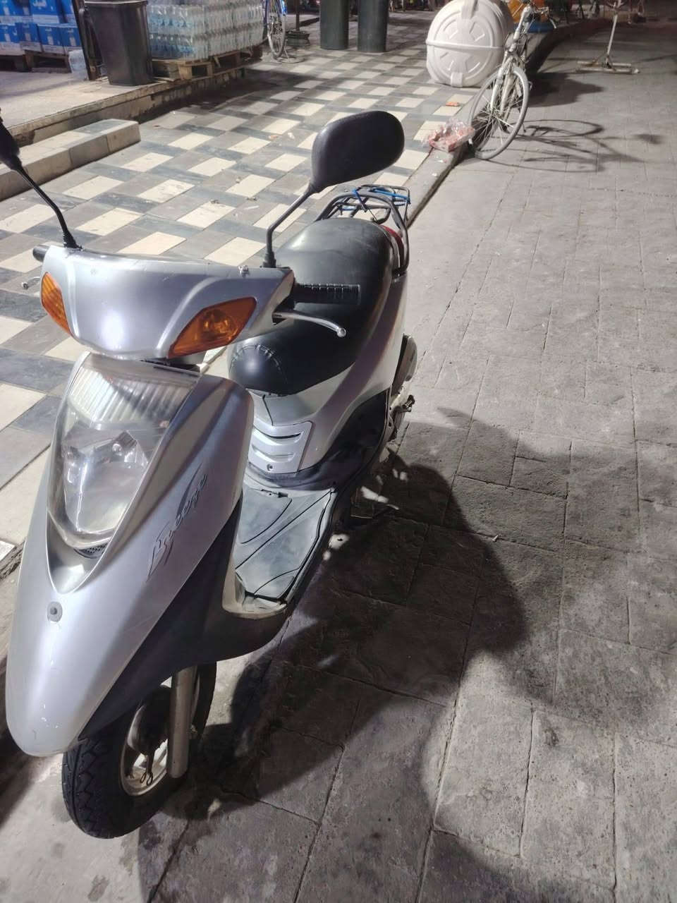 سلام عليكم دراجه بريز مكينه كلجات كهربيات دبلات كلهن خير من الله نضافه فول دراجه مال جناي مخذه رمبه قبل4 أشهر شغل وطلع بيه وين ما يعجبك سعر 675 او مراوس  بغداد الشعب ***********
