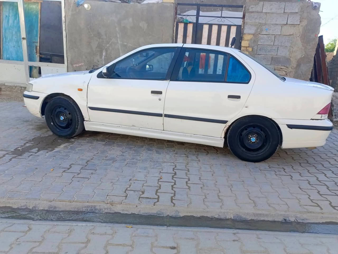 سمند للبيع موديل 12 رقمها انكليزي كير ومحرك مكفولات الكشر مامكفول من الطخات تحويل ثاني يوم 
تبريد شغال  العنوان نجف، الرضويه 
سعرها 36 وبيها مجال الاستفسار اتصل على الرقم او المراسله واتساب ***********،،،،، ***********
