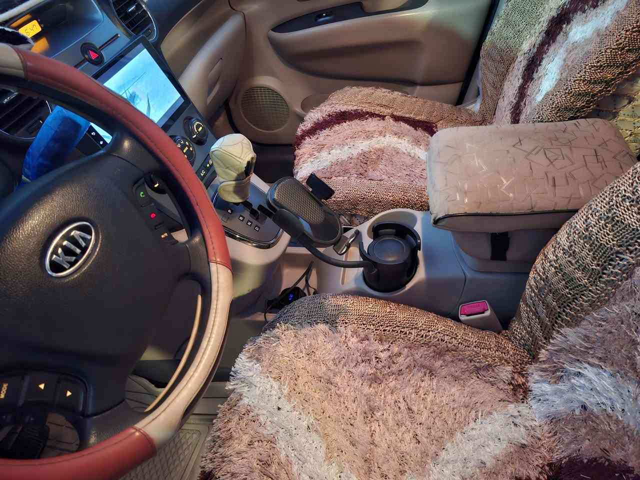 السلام عليكم
كيا كارنز ٢٠١٢ رقم بغداد  ٧ راكب باسمي ماشيه ١٥٧ الف السياره جديده مواصفات فتحه سقف,  تبريد ثلج ,محرك ٢٠٠٠ دوش, تايرات تخم جديد,  باتري جديد ,تحكم استيرن ,مسجل شاشة,  حساس خلفي, كامره خلفيه,  مابيها اي صبغ بس بارد والسونار مرفق مع الصور السعر122 وبيه مجال العنوان الفلوجة ..
الاتصال واتساب فقط 
رقم/ ***********
