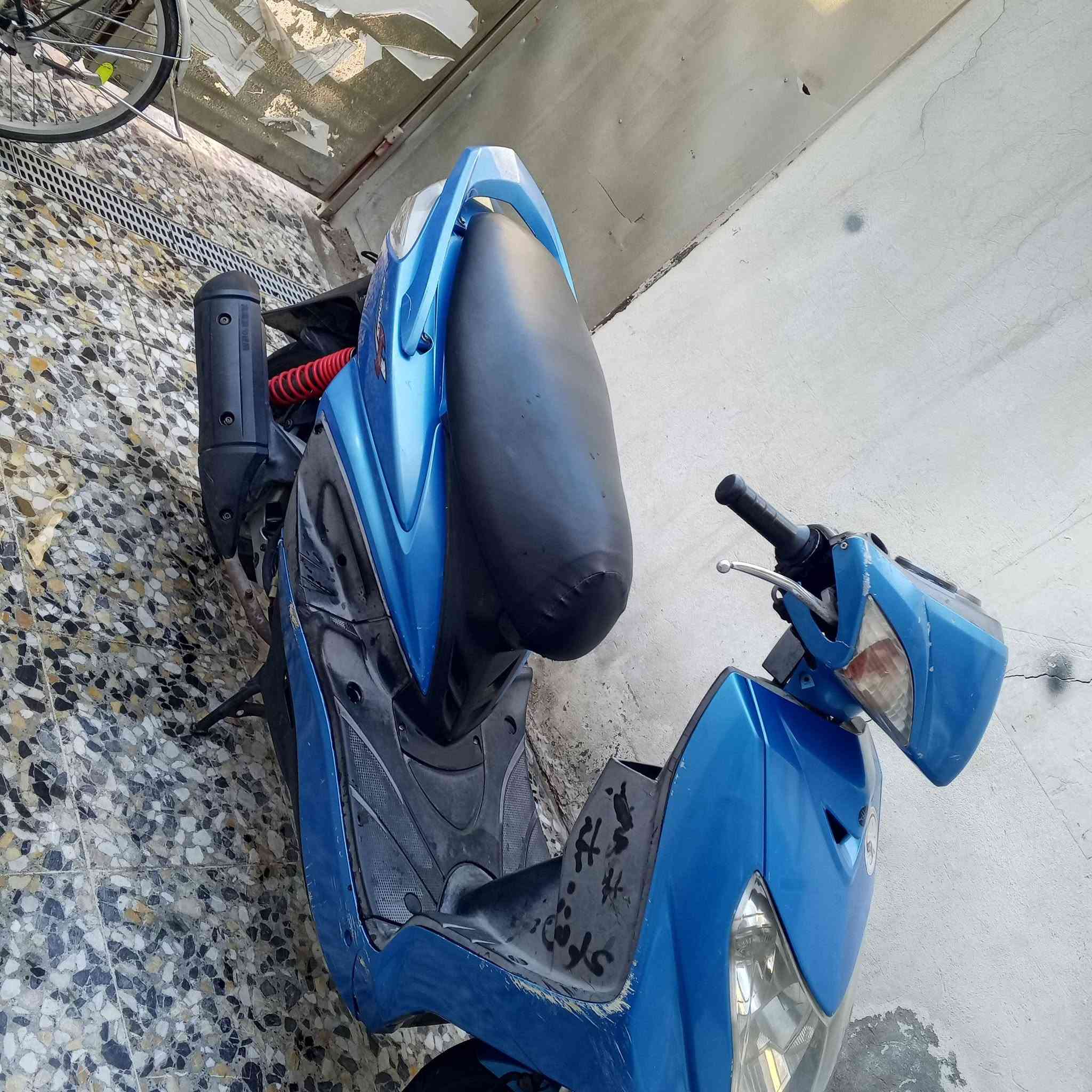 سكنس فحل كوري اي نقص مابيها كله بلادي نضفه فول ختم واحد كله شغاله لسعر 800 بغداد المشتل***********
