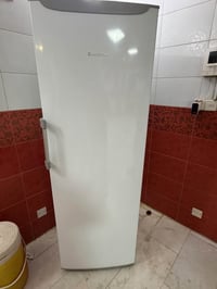 مجمدة عامودية • فريزر