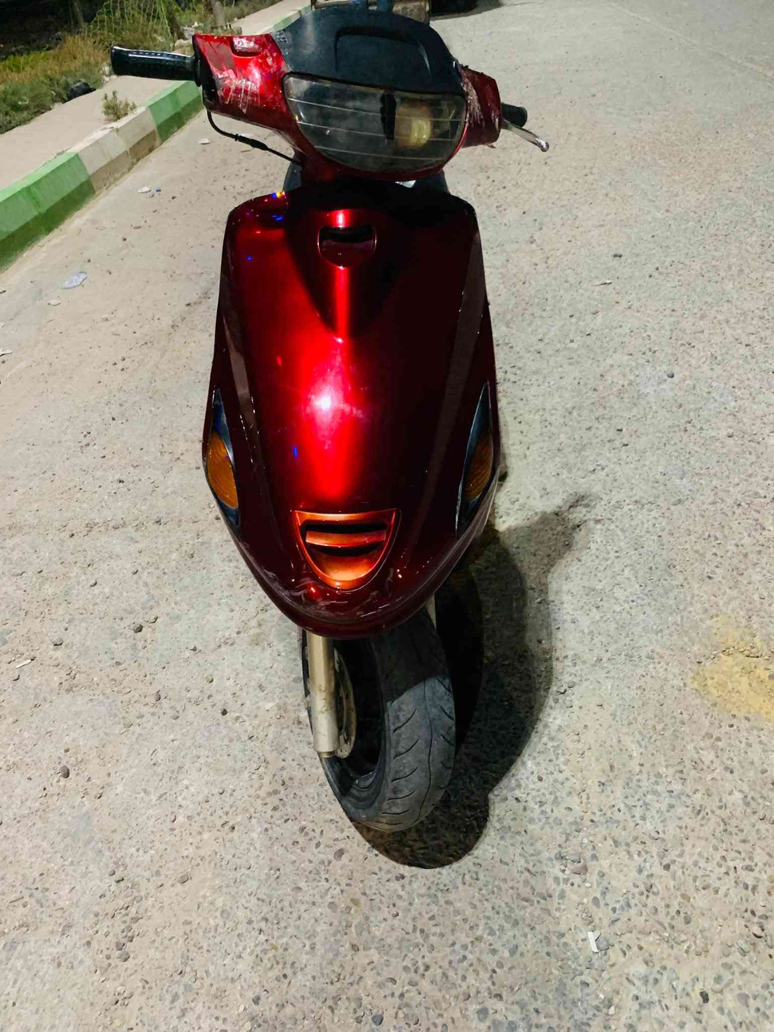 فراشه فحل
الدراجه بيها خيط بخار 
والتاير الخلفي تعبان 
السعر 200 وبيها مجال 
***********
