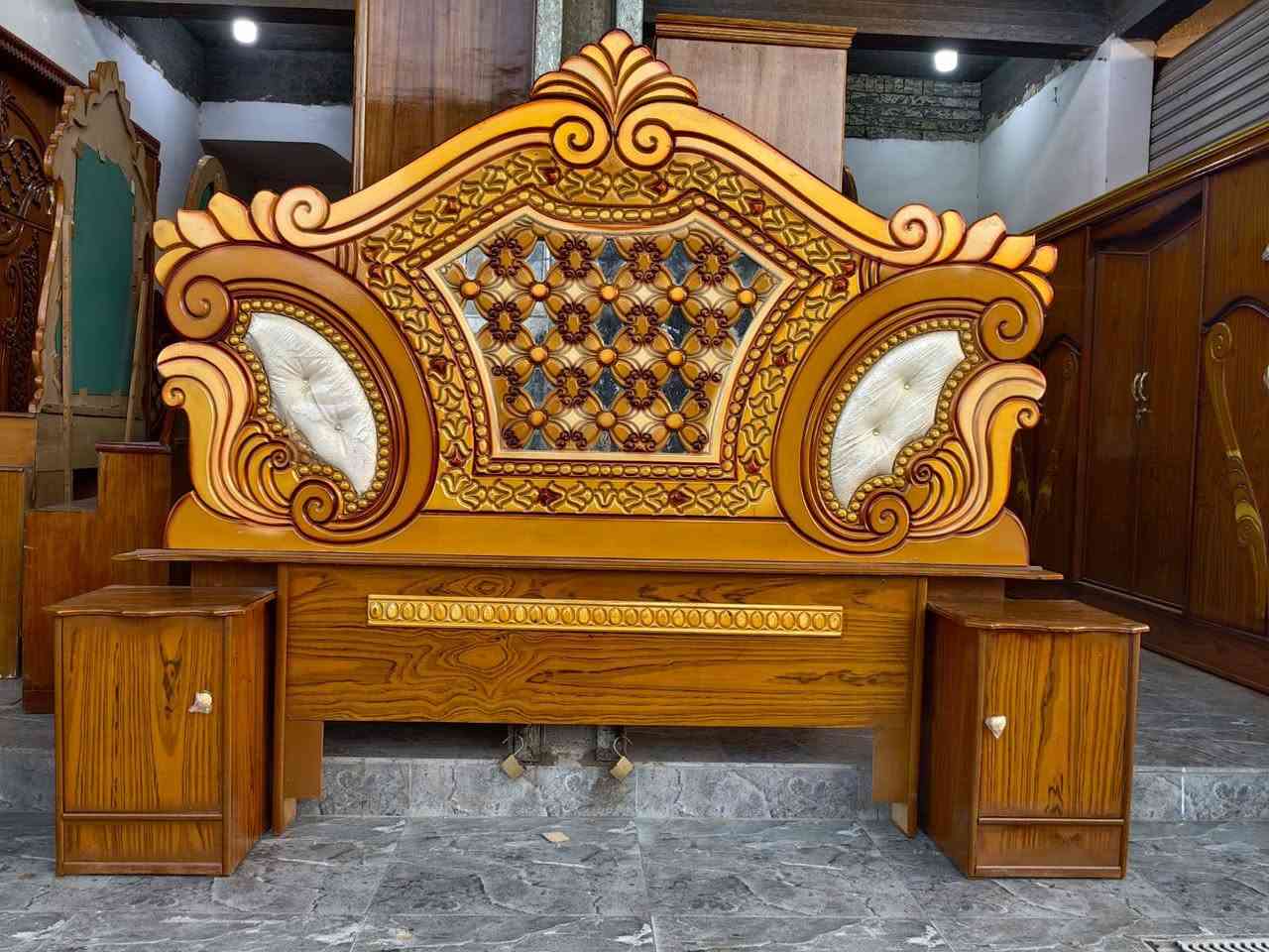 السلام عليكم غرفه نوم صاج 6 ملحق السعر 650 مع شد ونقل داخل بغداد مجانا محافظات بكروه للتواصل ***********
