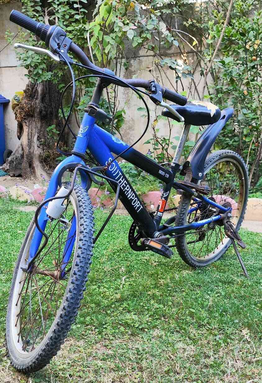 للبيع بايسكل 🚲 حجم 22 السعر 65 للستفسار الاتصال على الرقم ***********
