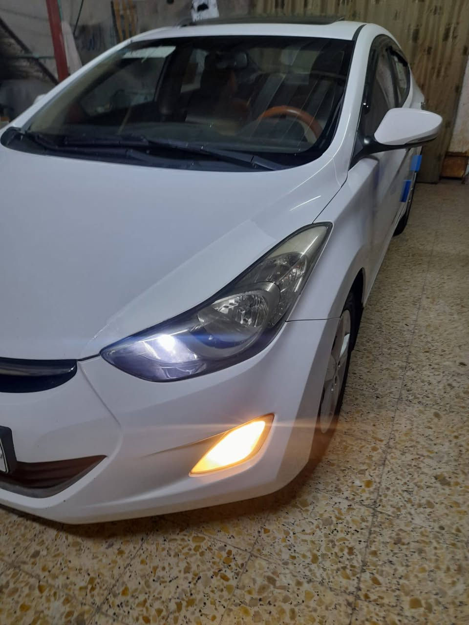 السلام عليكم ....
النترا 2014 خليجي ..
حجم المحرك 1800 دوش مكفول 
السياره مكفوله كفاله عااامه 
جاهزه للاخير الف ماذب عليه بالعافيه ع لياخذها 
السنويه جديده ورقم دولي تحويل ثاني يوم 
السياره جديده بمعنى الكلمه 
السعر 115 وبي مجال بسيط بيع او مراوس حسب القناعه
مكاني بالبصره 
***********
