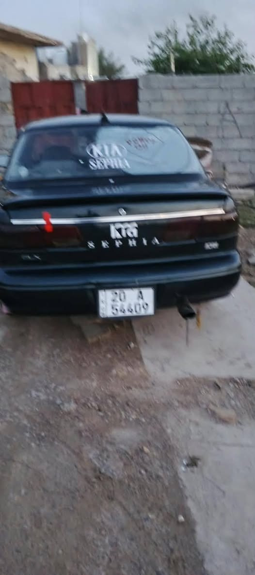سلام عليكم سيفيا للبيع
موديل 1996 حبري
كير عادي 
مكينه 1600 مسكر
رقم ديالى انكليزي 
كهربائية كله كامله
تخم تاير 
السعر 36 وبيهه مجال 
العنوان ديالى الخالص 
***********
