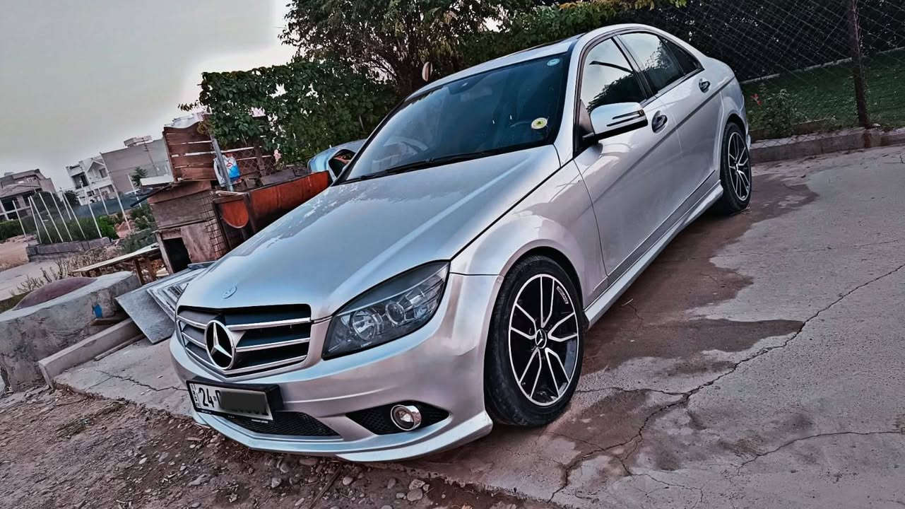 Marseds c300 model 2010 
دوو بارجه و نيو سبوخه فول مواسه فات 
سه ياره كه ره قه م سنه وي هه مووشتي نويه 
كير مه كينه ته بريت -ته عويل خرامه به شه رت 
سعري ١٢٠ وره قه و مه جال 
٠٧٥٠،٣٩٣٨٣٥٩
💣 أربيل, العراق

نص مكتوب في الصور:
- hama__Benz Today 8:34 PM Message hama__B...