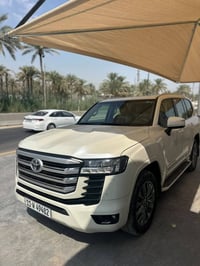 لاندكروزر موديل 2022 فول مواصفات ماشيه 39 رقم بغداد بأسمي مغلفه ppf حم...