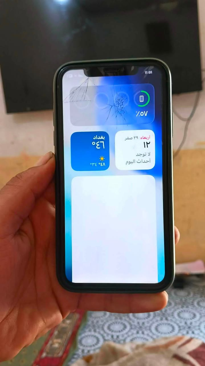آيفون 11ذاكرته 128مبدل شاشه اصليه وبطاريه فيس إيدي شغال كامرات تصال كلشي شغال بي فطور مثل ماواظح بصوره بيع أو مراوس استفسار خاص أو ***********سعر 135قفل
