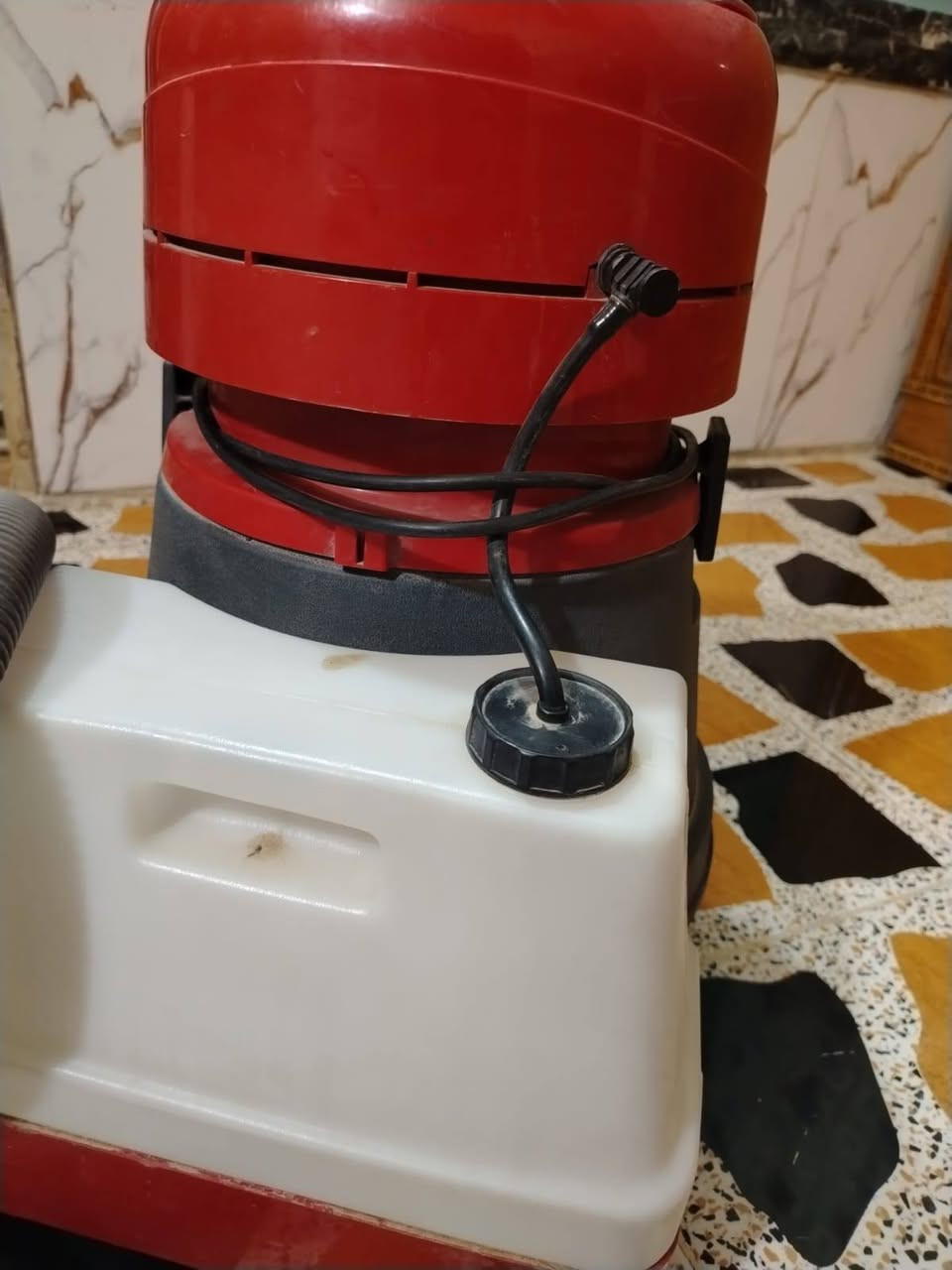 مكناسه كهربائيه نضيف كلش
45 الف وبيه مجال ***********
