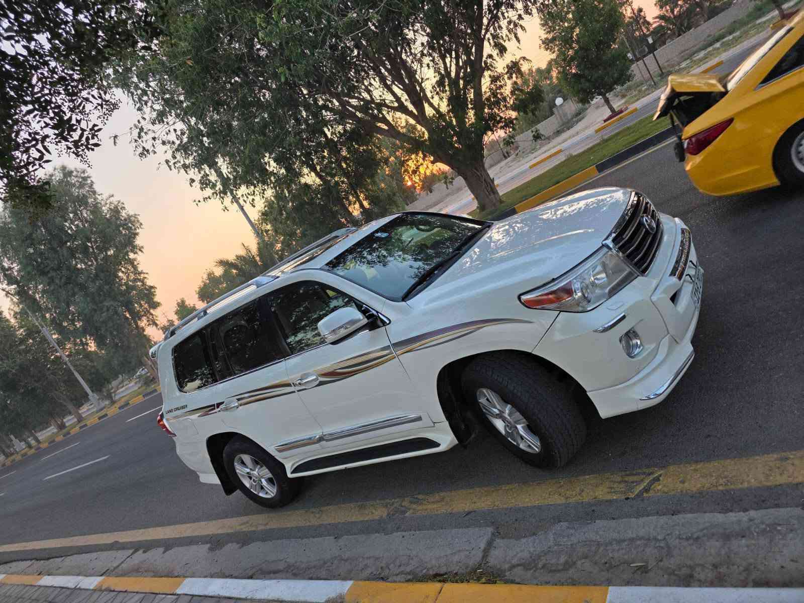 جكساره ٢٠١٣ فول مواصفات رقم بغداد بسمي سياره جديده ماشيه ١٧٠ كم بلاد بيها ٤ قطع صبغ شرط بدون حادث ولا زلغ بل دواخل محرك كير شرط بيع او مراوس السعر ٢٧٥ بي مجال حك الجيه العنوان ديالى بلدروز رقم الهاتف ***********
