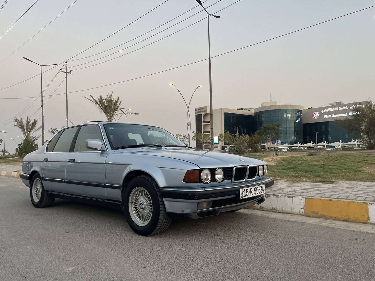 السلام عليكم bmw730  موديل 93 أصل السيارة جاهزة كير ومكينة وحدادية تخم تاير جديد ومنظومة نوزلات وبلكات وارفلو وفيتبم جديدة السيارة خير من الله 
السعر 68 وبيهة مجال 
 السيارة بأسمي مكانه بالكوت
للاستفسار رقم الهاتف ***********
