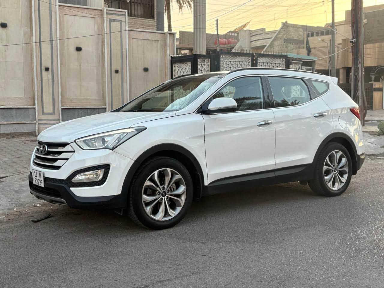 السلام عليكم سنتافيه 2016 خليجي سياره جديده شركه العامه فووول موصفات السعر 149 مجال بسيط محرك وكير شركه ماشيه 75 حقيقي سياره جديده حيل صبغ شويه من جاملغ بدون داخل باقي سليم
سبعه راكب V
ثلاث قطع تبريد
بنوراما
كشنات جلد
مري شفط
شاشه كاربلي
حكم ستيرن جهتين
انظمه قياده تحكم
منظومه زنون
ترحيب عنده الاقتراب
باقي موصفات المعروفه لاستفسار
***********
