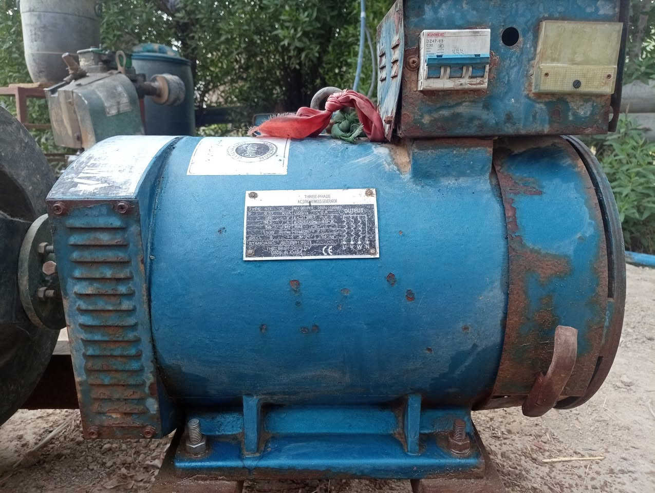 #_للـــبيـع 
راس توليد عدد ( 2 ) للبيع

راس توليد الازرك ( ثري فيز / 9.37 KVA ).كما موضح في صورة اللوحة 👇 شغال واخو الجديد

راس التوليد الثاني الاصفر ( سنگل )  ماعرف الـ KVA مالته شكد لان الوحه مالته ممسوحه
بس حجمه نفس حجم الراس توليد الازرك 

العنوان / بابل / حله وردية خارج

للاستفسار اكثر اتصال علئ الرقم 
***********  او تواصل علئ الخاص
