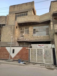 بيت للبيع البلديات شريط الكهرباء معسكرالشارع العام يحتوي على 4غرف طابق...