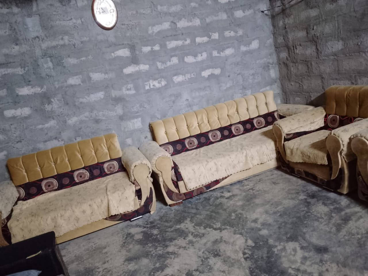 قنفات للبيع الطخم الواحد 125 الف وبي مجال للتواصل علا رقم
***********
***********
