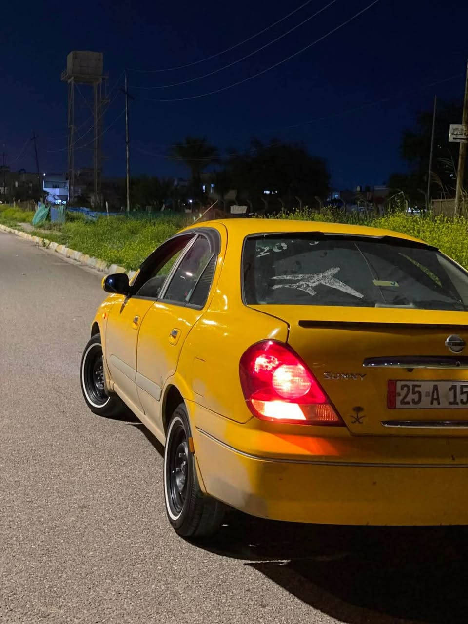 نيسان سني 2009 فول اوتو محرك اسود 
دفتر بانزين سنويه بسمي 
سعرها 95 وبيها مجال 
*********** كركوك, العراق
