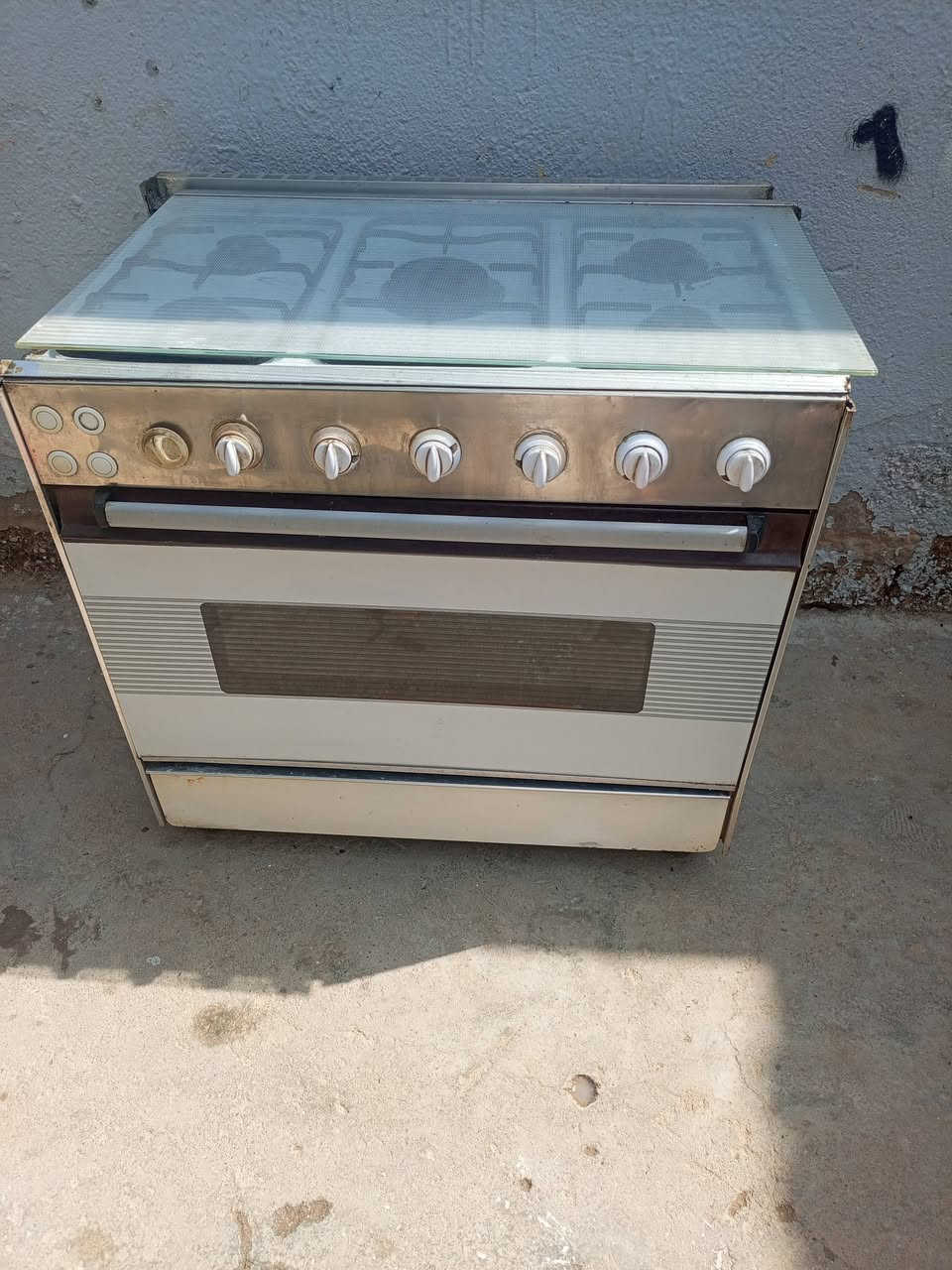 سلام عليكم طباخ للبيع
***********
