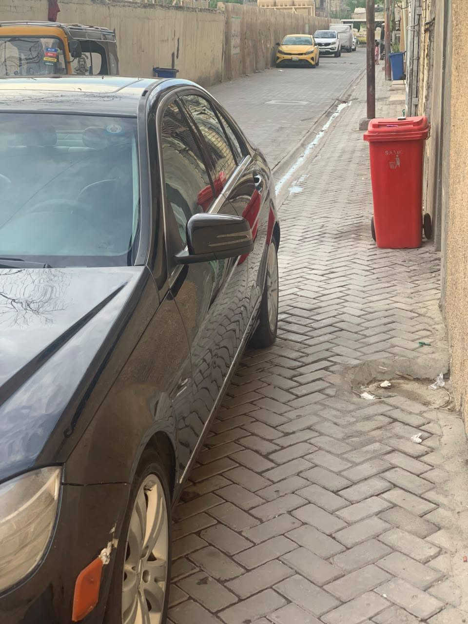 السلام عليكم مارسدسC300 2010 سياره مكينه جديده منضومه بانزين جديده تخم تاير سياره نضيفه نقص كمبريسر تبريد فقط السعر 128$السياره خير من الله رقم الهاتف ***********
