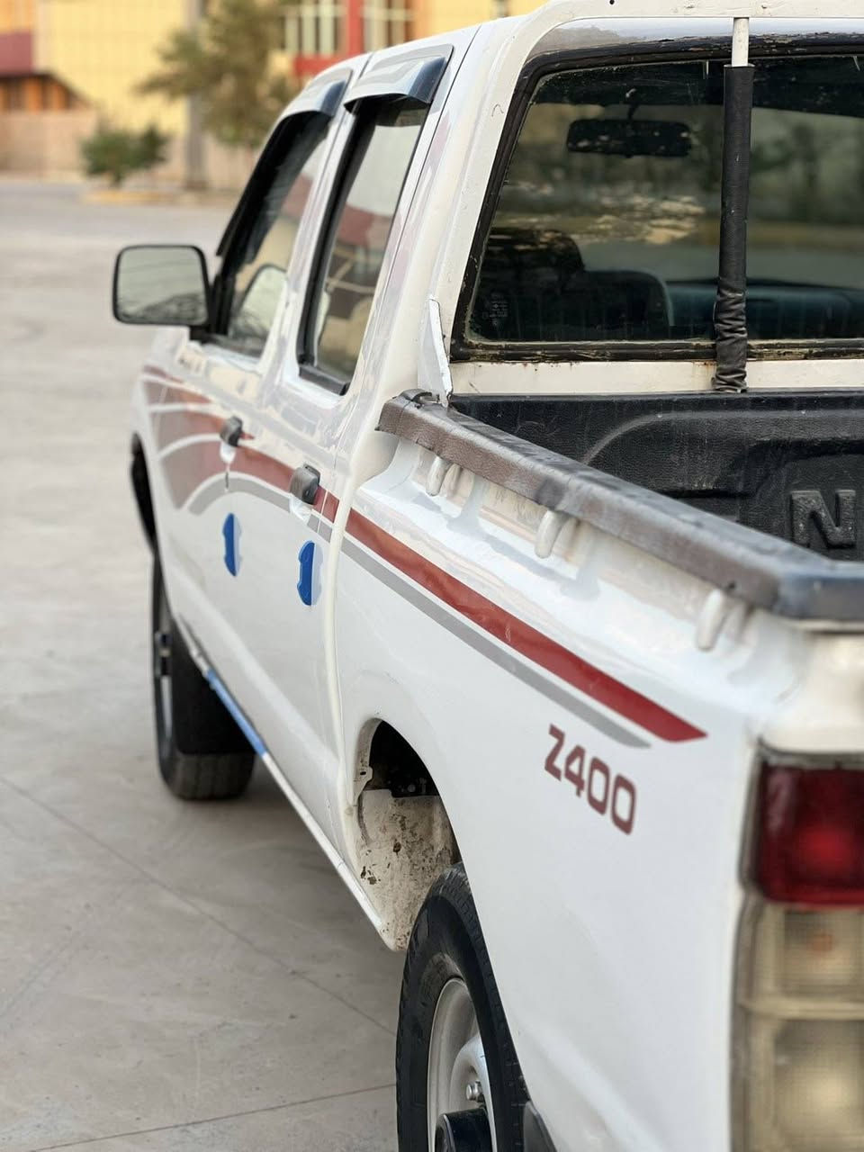نيسان بيكاب • ٢٠٠١ • ٢٧٠٠٠٠