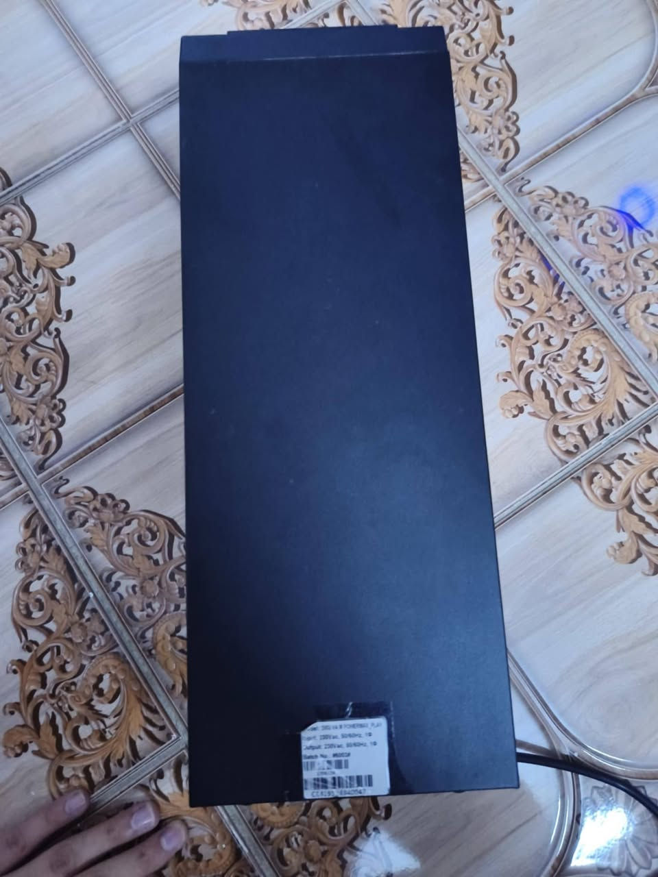 سلام عليكم
UPS 2000kv 
ستعمال شهرين نظافة مثل ما موجود بصوره 
ب ١٠٠الف وبي مجال العنوان بغداد الغزاليه
***********
