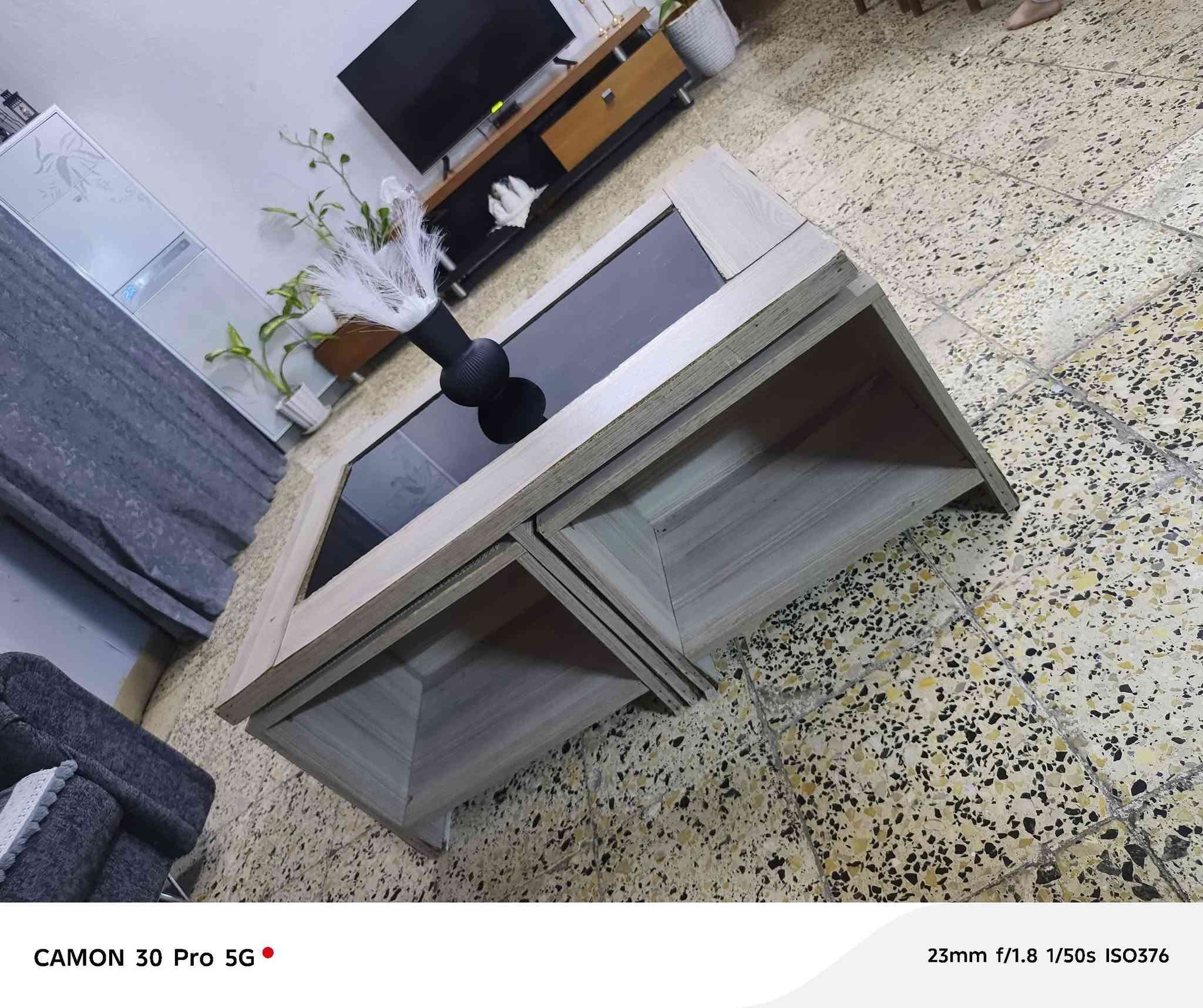 طبلات ٤ • ميز وسطي كبير • الجانب الأيمن حي الشفاء