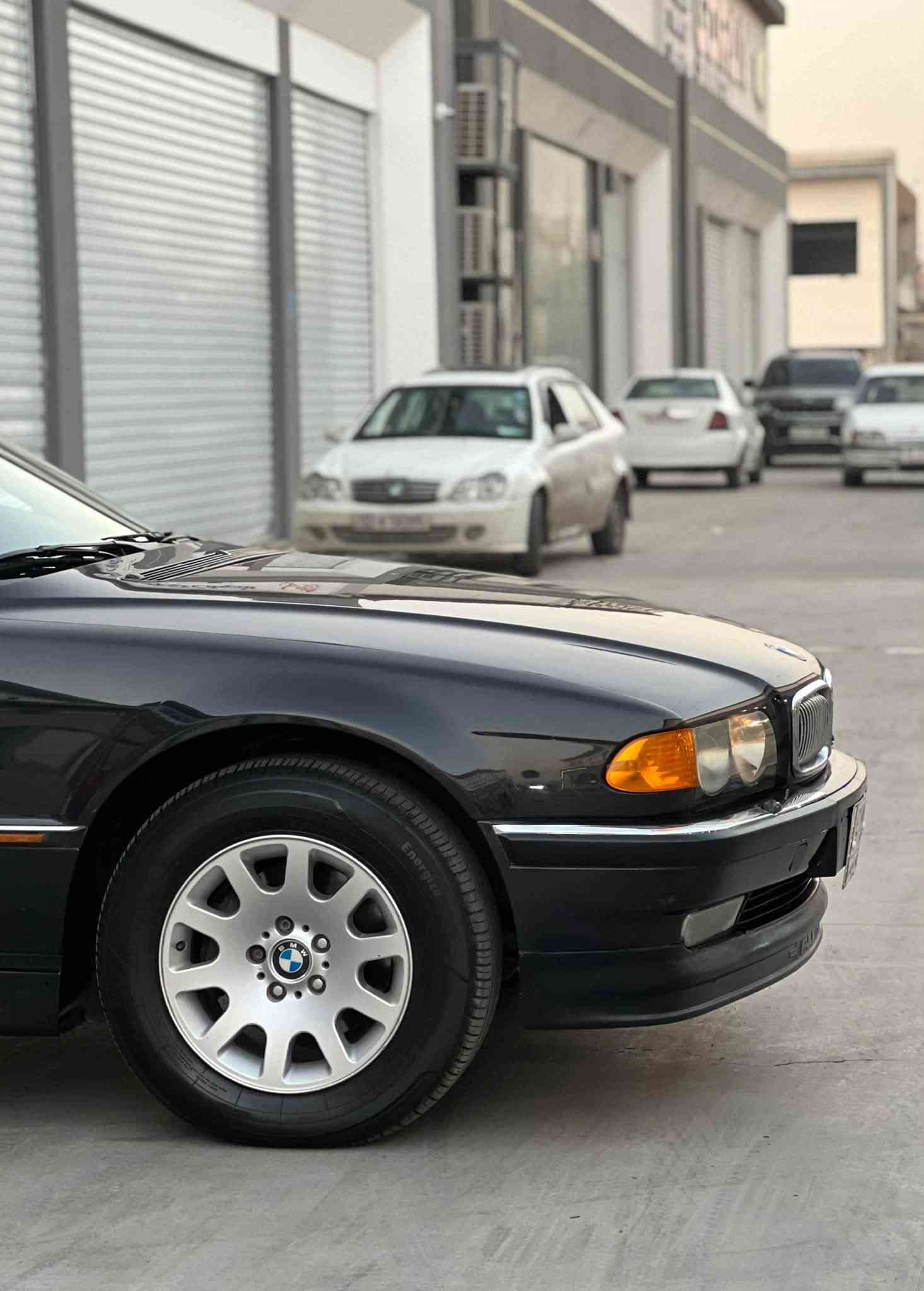 بي ام 730i • ٢٠٠٠ • بدون ضربه