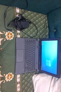 منافذ • شاحن • لابتوب
