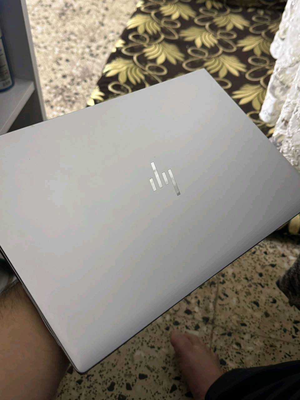 لابتوب hp elitebook 845 g7
شاشه 14.1
Ryzen 5 4650u    6 انويه 12 مسار
كارت شاشه vega7  2GB
ram 24 gb
ssd nvme 256
لابتوب موضح ضرره بالقبق بس كلبسه طاكه
سعر  ب300
تريده رام 8 ب240
موجود توصيل