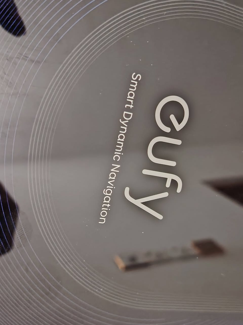 روبوت Eufy RoboVac G30 يوفي روبوفاك جي 30 بدون شاحنه شغال طلع عندي بالباله الي يفيده موجود توصيل كل المحافضات ***********

نص مكتوب في الصور:
- Helpful Voice-Prompts "Wi-Fi successfully setup" "Start cleaning" "Finished charging. Resume cleaning" "Low battery, heading home" "Pausing"