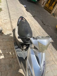 كامله الاخر حبايه مابيه اي نقص فقط بريك امامي واير عداد شلعه ومعدل تشك...