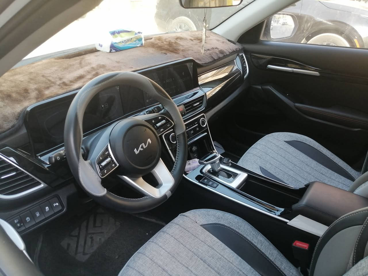 🚘 للبيع كيا سيلتوس بانوراما 2025 خليجي
✨ المواصفات: • محرك 1500 دبل نوزل
• بانوراما
• فول مواصفات تقريبًا
• ماشية فقط 3,500 كم
• السيارة نظيفة جدًا وبحالة الزيرو
• بدون حوادث أو صبغ
• الاستخدام شخصي وهادئ
• ما بيها أي عطل أو ملاحظة
• المرايات الجانبية يدوية
• الكرسي الأمامي غير كهربائي
العنوان بغداد حي تونس افاق عربية 
السعر 180 $
***********
