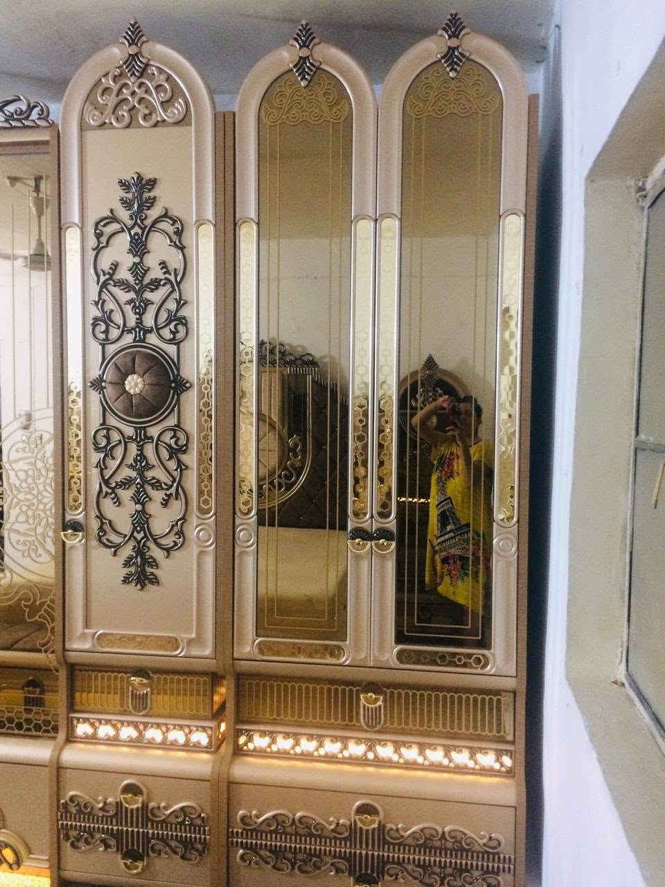 غرفه ماليزيه مستعمله لبيع لتواصل على رقم الهاتف***********
