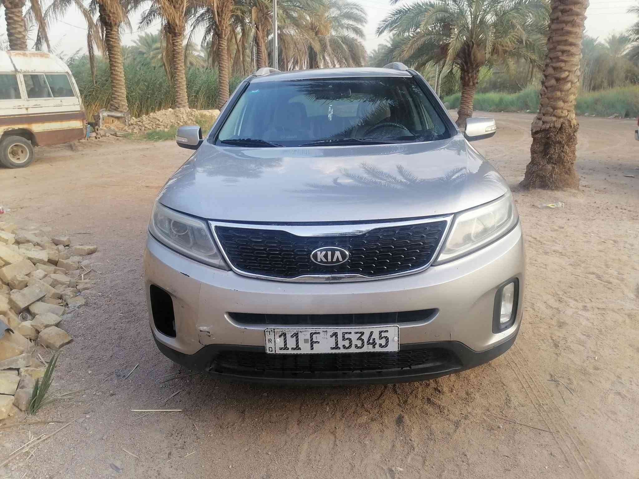 السلام عليكم سورنته موديل ١٤ مكينه وكير وحداديه وتخم تاير وباتري جديد وتبريد السياره رقم بغداد السياره اي ضربه مابيهه بيهه جلاتين من امريكه الصفحه العكس السايق رقم بغداد بسمي تحويل ثاني يوم رقم الهاتف السعر 110وبيهه مجال ***********
