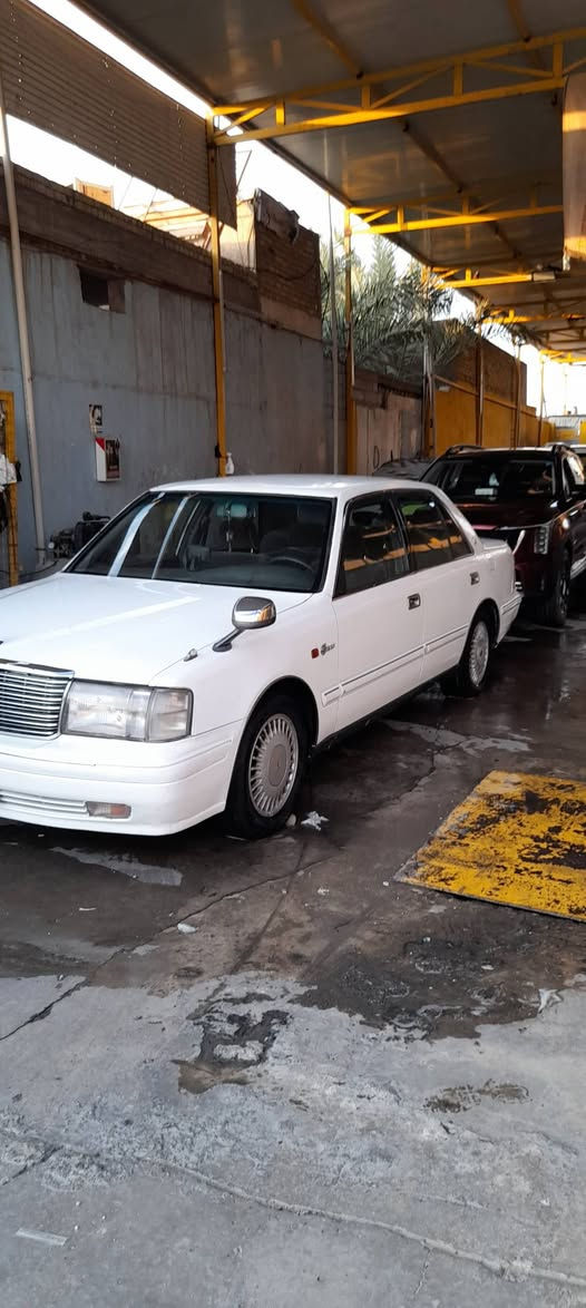 تويوتا كراون ١٩٩٨ يسرا بلاد محرك ٣٠٠٠ vvti بي خربطه شويه  محور كير ومكينه تخم تاير صدر نص عمر غرفه نضيفه بأسمي تحويل رقم بغداد الانكليزي باتري جديد تبريد شغال صبغ عام وبيهه خياسات بالدوسه والجاملاغات الخلفيه مصبوغ عام ضربتهه بالصندوك *********** بغداد, العراق
