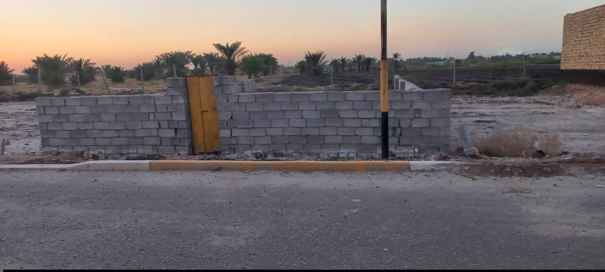 للبيع قطعة أرض 200 متر في حي الأمين – مجمع سعيد السكني
🔹 رقم القطعة: 204
🔹 الأرض مسيجة بالبلوك
🔹 جميع الخدمات متوفرة (ماء، مجاري، كهرباء)
🔹 منطقة جاهزة للسكن ومأهولة بالسكان
🔹 موقع ممتاز وقريب من الخدمات

💰 السعر: 18 مليون دينار عراقي وبيها مجال 

للاستفسار والمشاهدة يرجى التواصل على الخاص أو الاتصال
***********
