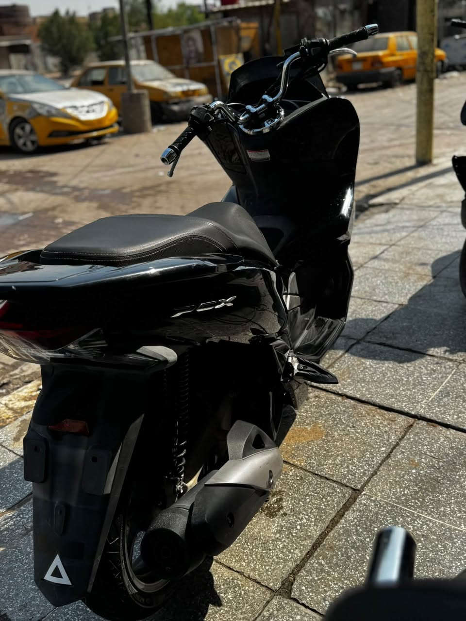 السلام عليكم
دراجه pcx جيل ال ثالث ياباني اصل JF موديل 2022
دراجه رمبه صارلها اقل ال شهرين مــن نازله 
كفاله عامه مــن التاير لل التاير مكينه وكفر دراجه احلى مــن الصور 
ممشى الدراجه 5الف فقط دراجه ب الكارتونه السعر (21)$
مكاني بغداد مدينه الصدر  للتواصل متواجد واتساب واتصال فقط ***********📞📱
