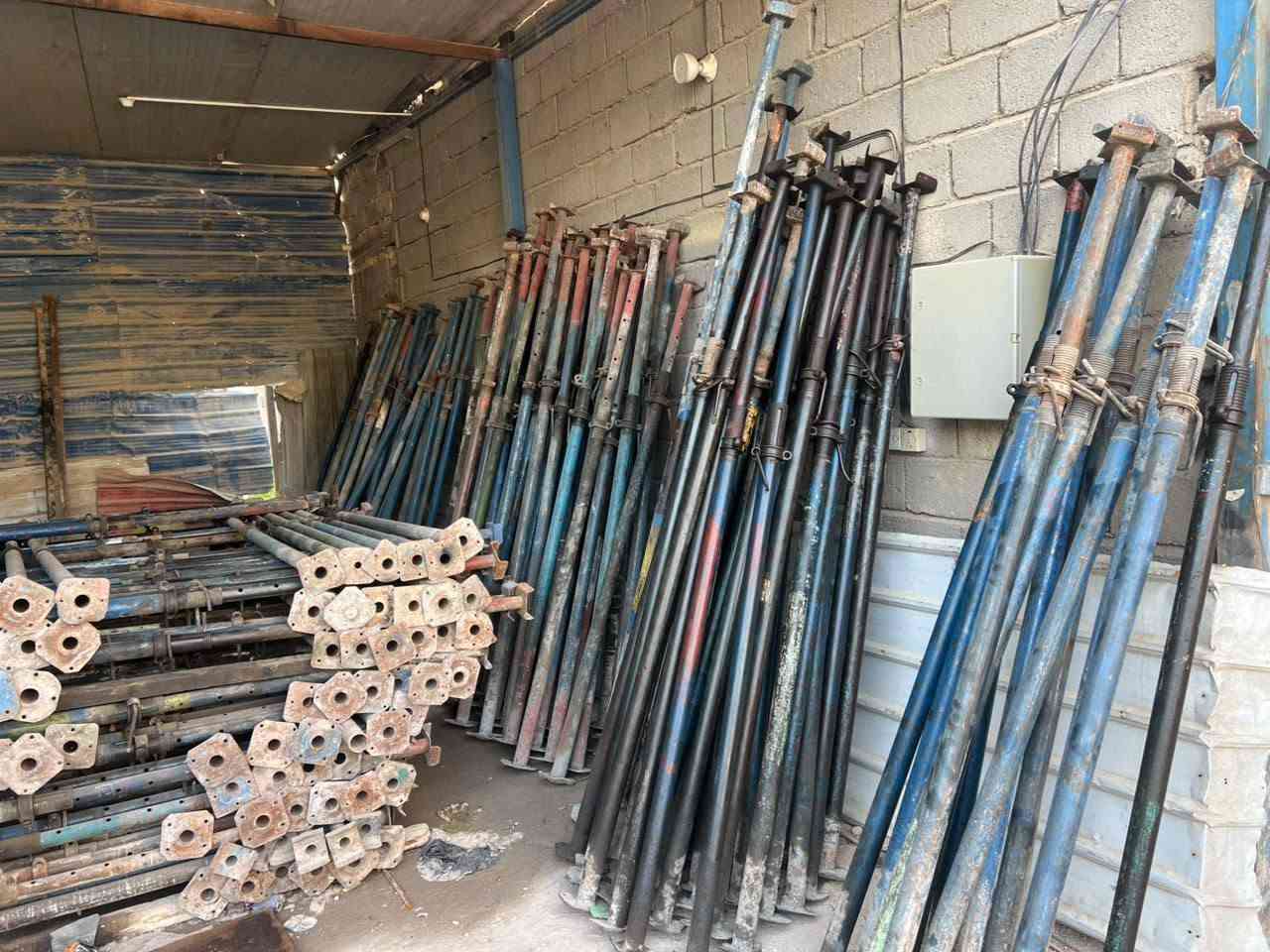للبيع جكات 4متر ابو الحضن سن خشن ازرق العداد 1050 جك مكان كربلاء المقدسه ***********
***********
