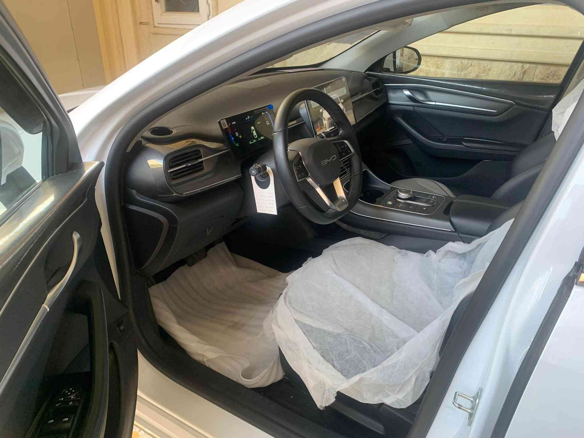 اBYD ديستروير 05 موديل 2025 💥🚘
سيارة الفخامة ⚜️، الأداء ⚡، والتكنولوجيا الذكية 🤖 تجربة قيادة ما تنسي! 😍
 اللون الابيض عداد الكيلو متر الكلي 18 الف
مرقم كامل برقم مميز بوضع الزيرو

✨ أهم المواصفات:

🔹 محرك 1.5 لتر (بنزين + كهرباء) يعطيك قوة مع توفير مذهل بالوقود ⛽⚡
🔹 مدى كهربائي يوصل ل 55 كم بالشحن الكامل 🔋
🔹 نظام DM-i الذكي لتبديل السلس بين البنزين والكهرباء 🚀
🔹 شاشة وسطية قابلة للدوران 🎛️
🔹 عدادات رقمية بالكامل 🔥
🔹 مقاعد جلد فاخرة بتصميم رياضي 🖤
🔹 كاميرا خلفية + أنظمة أمان .. السعر النهائي 138 للاستفسار ***********
